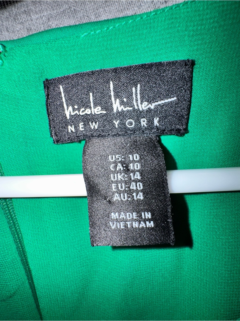 Nicole Miller Emerald Green Short-Sleeve Mini Dress - Picture 2 of 5